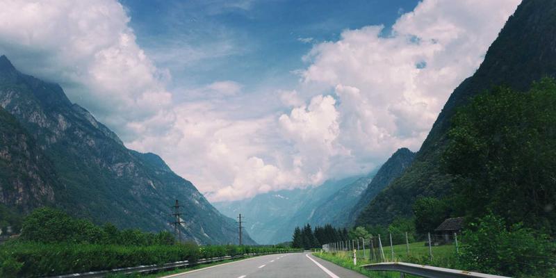 高考物理电学实验高分攻略:掌握核心电路设计与误差分析,精准冲击分数线